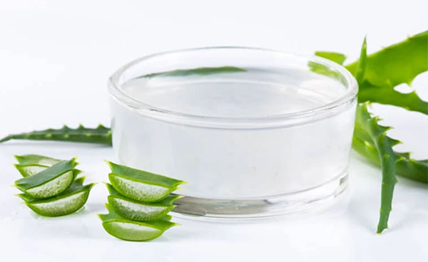 Aloe Vera Gel And Coconut Oil